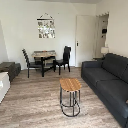 Avec Jardin Centre La Roseraie קאבורג