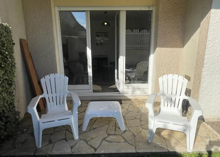 Apartment Avec Jardin Centre La Roseraie Cabourg