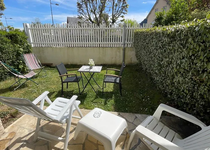 Avec Jardin Centre La Roseraie * كابورغ