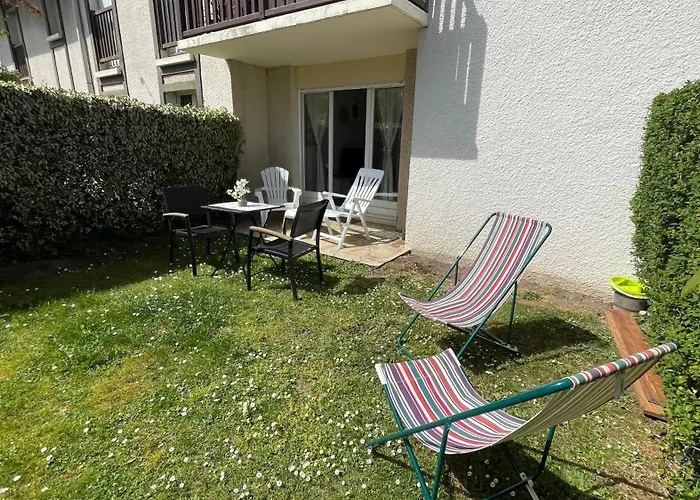 Avec Jardin Centre La Roseraie كابورغ